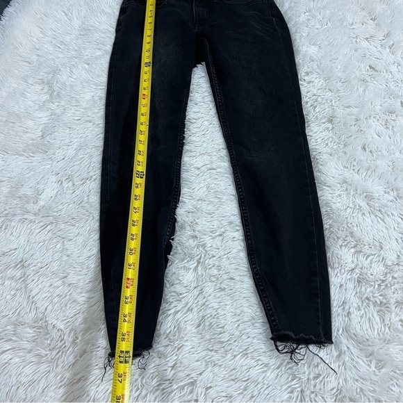 We The Free CRVY Black Washed Straight Jeans Size 25 - Picture 2 of 12